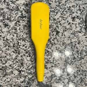 Drybar The Brush Crush Heated Straightening Brush